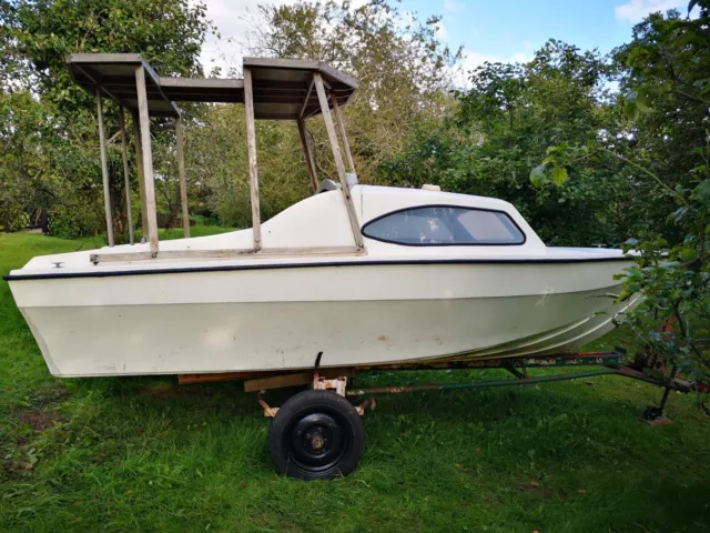 Cabin Cruiser Hull. Believed to be an old 16ft Marina, Shetland or Microplus