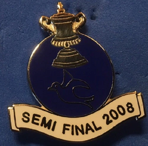 Pin's Émaillé Cardiff City – Vainqueurs FA Cup 1927 – Badge Football Collection