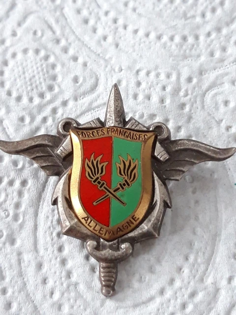 0893# JOLI INSIGNE militaire Forces françaises en Allemagne EUR 12