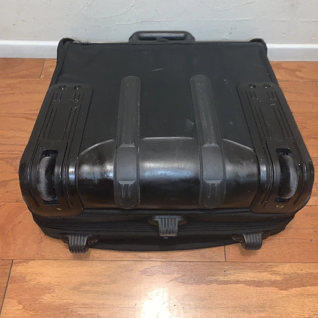 Tumi Black Wheeled Large Bifold Garment Bag Luggage 22” X 22” X 12” 4