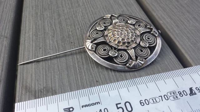 Broche vintage Art Déco des années 1930 en strass
