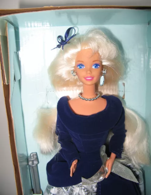 Barbie Winter Velvet 1995 * An Avon Exclusive * Neuve En Boite * 3