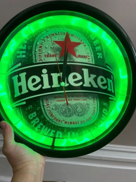 New in Box Heineken Wall Clock Vintage Moving Plasma * Super Cool for Man Cave