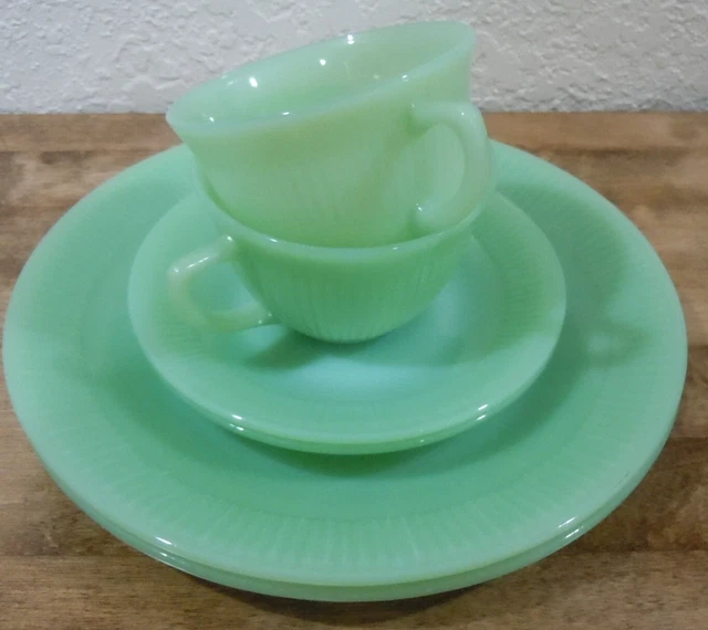 FIRE KING Jadeite Jane Ray six pieces 2 9" Plates 2 Cups and 2