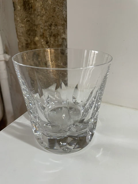 SÉRIE DE 16 VERRES CRISTAL DE SAINT-LOUIS MODÈLE CERDAGN
