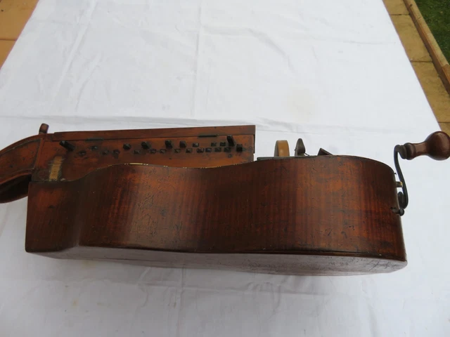 Vielle à roue très ancienne , old Hurdy gurdy , à restaurer. 17