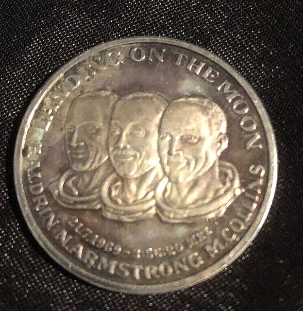 medaille apollo 11 landing on the moon 3