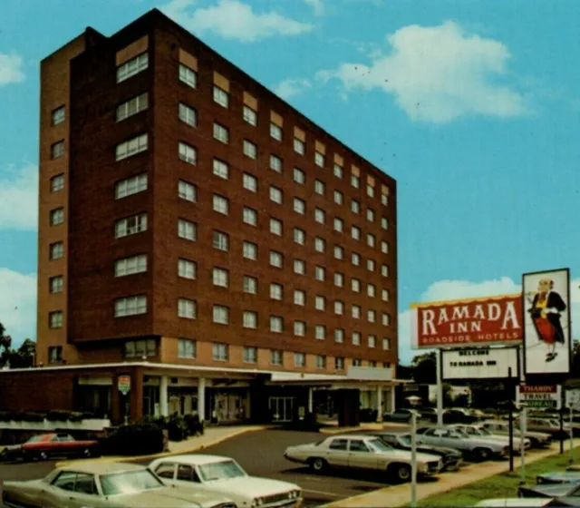 Ramada Inn Downtown Tuscaloosa Alabama AL VTG Postcard Motel Sign Cars