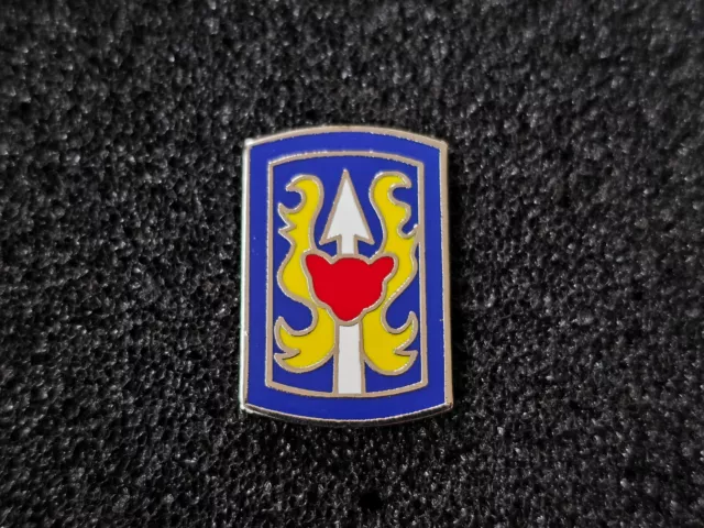 A62-10) US Army 199th Infantry Brigade Pin Badge Abzeichen Crest