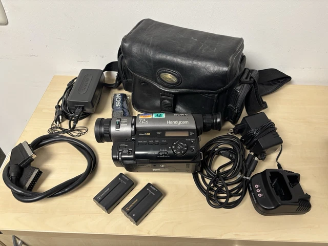 Caméscope Sony CCD-TR60E Occasion, état Fonctionnel, Look Rétro