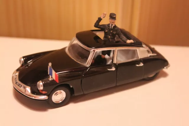 CITROEN DS19 Général De Gaulle 1/43 RIO
