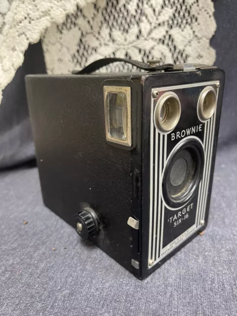 Cámara vintage Kodak Brownie Art Deco Target Six-16