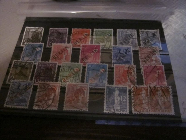 Berlin Lot 23 gest. Werte aus 1948/49, Kw ca. 140 €, gute Erhalt., s. Foto