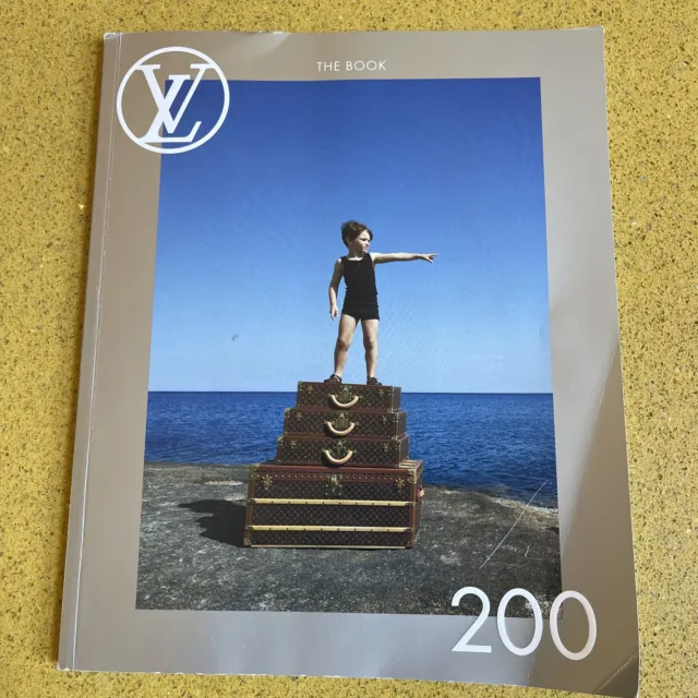 Louis Vuitton 2022.23 'Les Extraits Murano Masterpiece' Art — Anne of  Carversville in 2023