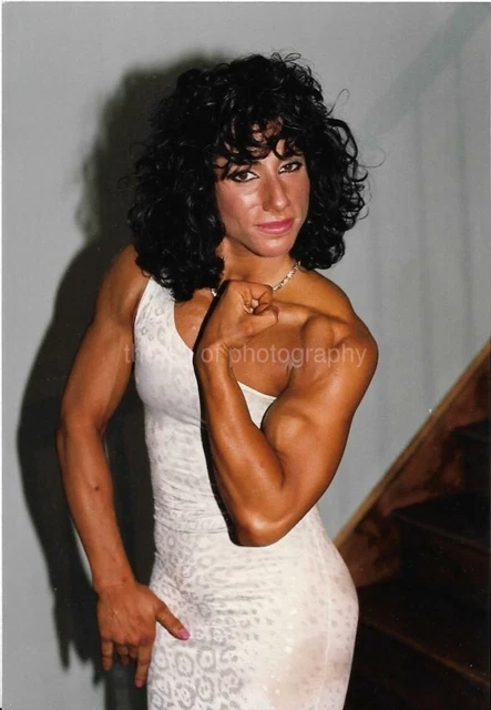 ANNIE RIVIECCIO BODYBUILDER FOUND PHOTO Color MUSCLE WOMAN EN 112 6 L £14.93 - PicClick UK