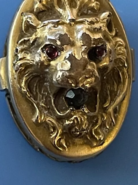 Antique Brass 3/4” Clasp Lion Head With Gems In Eyes And Mouth (spring Action)