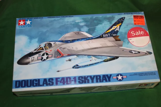 Tamiya Douglas F4D-1 Skyray Jet Modellkit 1/48 #61055