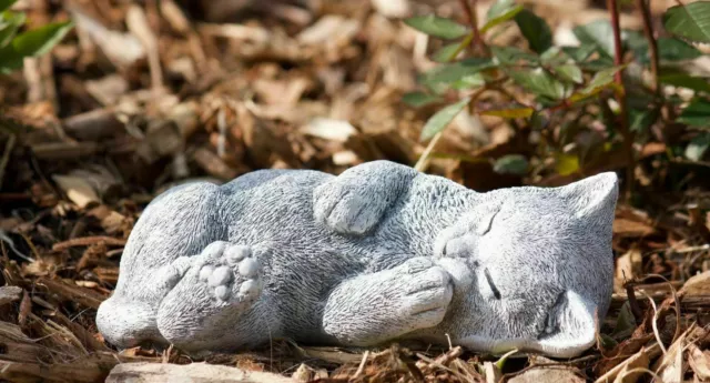 Steinfigur Katze Minka schlafend Gartenfigur Deko Steinguss frostfest wetterfest