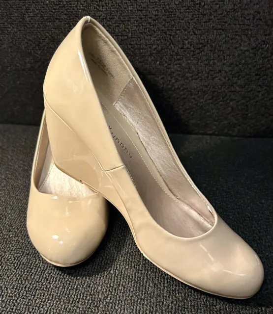 CL by Laundry Womens Nima Nude Closed Toe Wedge Heel Pumps Size 7.5