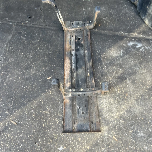 Front Midship Fuel Tank Short Bed Skid Plate | Fits 05 06 07 Ford F250 F350