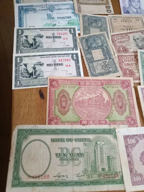 Joli lot de 46 billets anciens du monde à collectionner P544 2