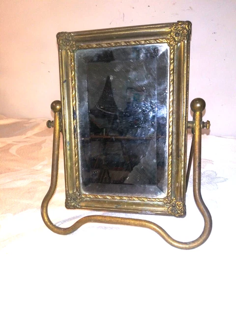 Antiguo espejo de tocador de mesa ajustable de latón victoriano