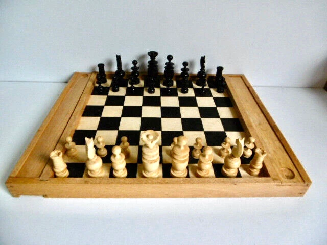 Ancien Jeu D'échecs Régence En Buis – Boîte Seule (époque)