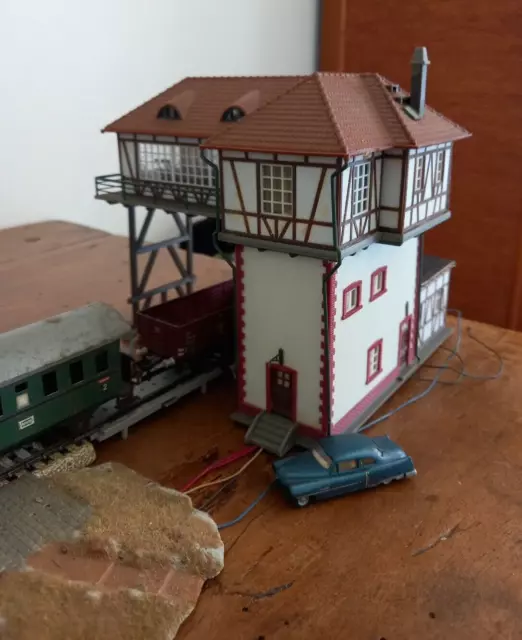 Casello Posto di Blocco Torre controllo di Stazione da Plastico Rivarossi Lima