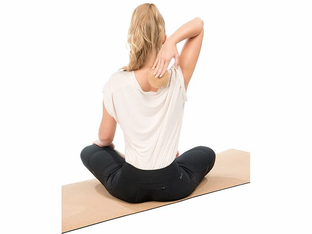 Balle de massage et d'exercice en liège Ø 10 cm - Newgen Medicals 4