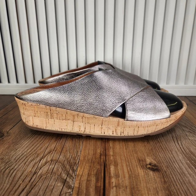 FitFlop KYS Womens Sz 9 Silver Leather Cork Criss Cross Wedge Slides Sandals