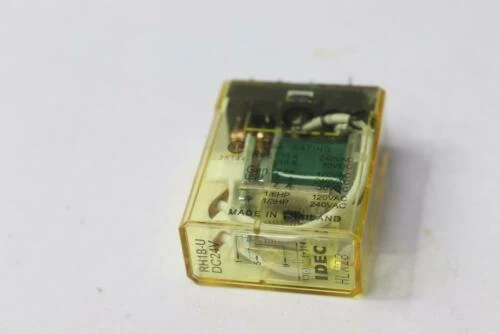 IDEC Plug-In Relay 10A  240VAC RH1B-UDC24V