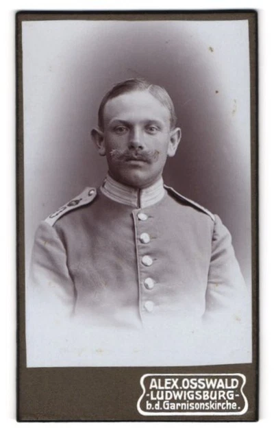 Fotografie Alex. Osswadl, Ludwigsburg, Soldat in Gardeuniform Garde Grenadier R