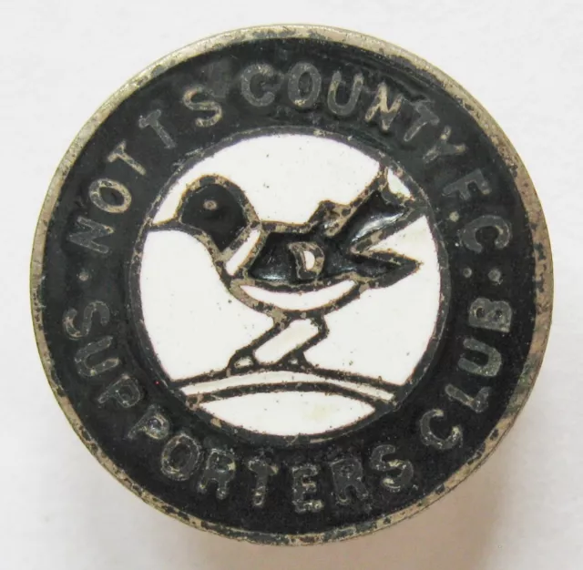 NOTTS COUNTY - Superb Vintage Supporters Club Enamel Football Pin Badge
