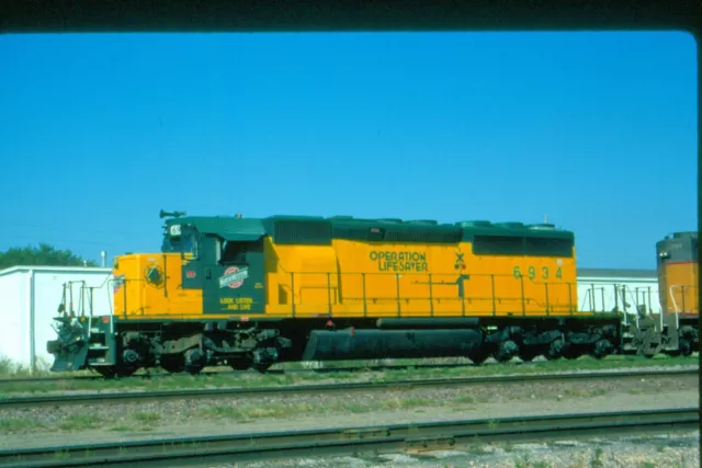 C&NW 6934 SD40-2, Des Moines, IA, 09/97; Kodachrome Original