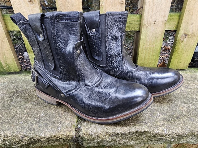 Caterpillar vinson boots deals