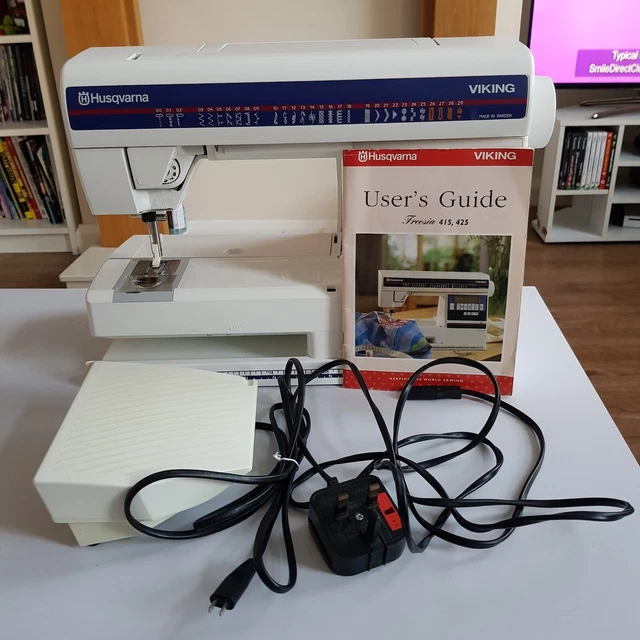 HUSQVARNA VIKING FREESIA 425 sewing machine + Machine Feet