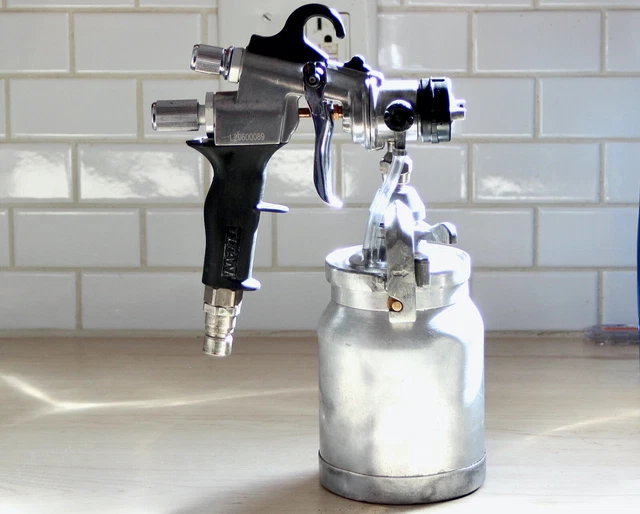 Used Titan Capspray  Maxum Elite Gun & #3 Needle Set Excellent cleaned condition
