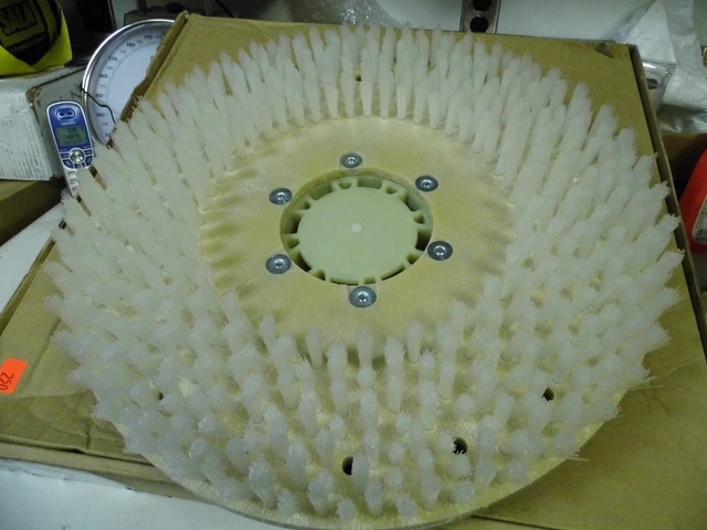 new 17" SCRUBBER BRUSH 11424B   CL 11424B POLYPROPYLENE