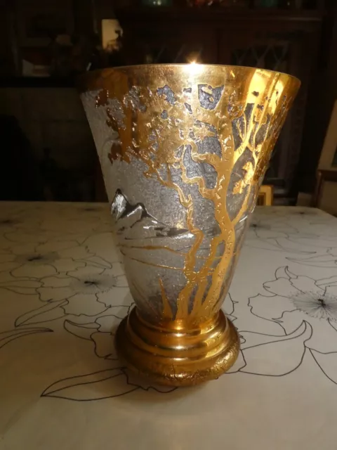 beau vase en verre dépoli décor doré en relief par ADAT