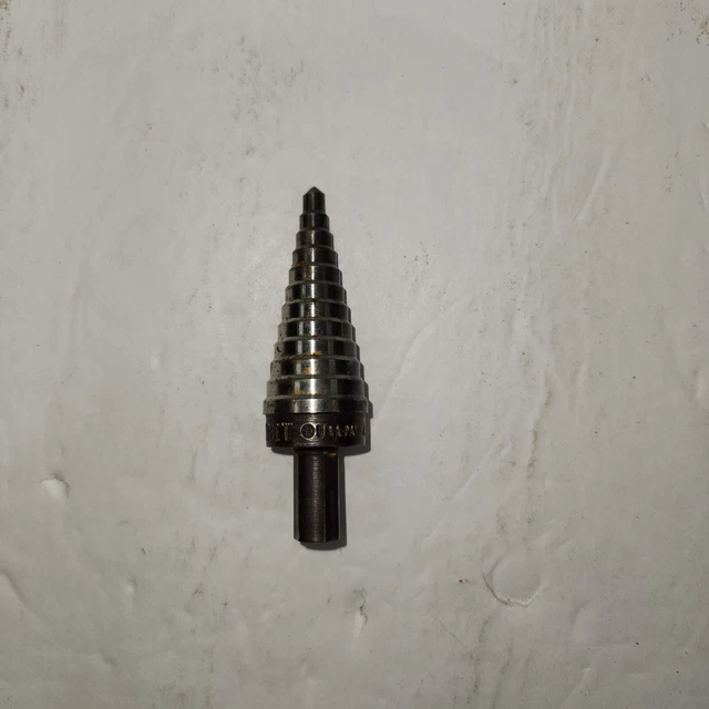 Klein Tools Step Drill Bit #4 11 Hole Sizes: 1/4” - 7/8” KLEIN-UNIBIT 4 EUC