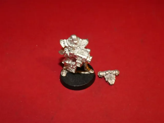 Warhammer 40k: Sisters of Battle: Adepta Sororitas: metal Sister w/Storm Bolter