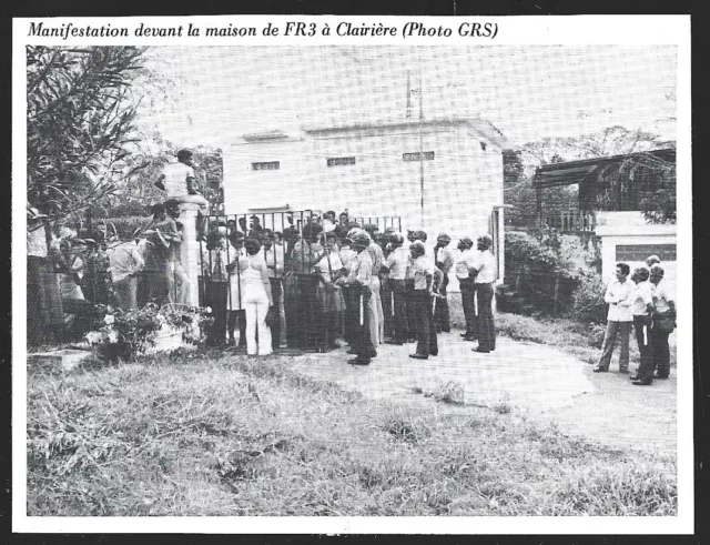 1980  -- Martinique . Manifestation Devant La Maison Fr3 A Clairiere . 3Y643