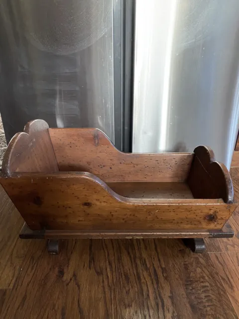W.T.Reynold’s Solid Wood cradle infant baby 1982