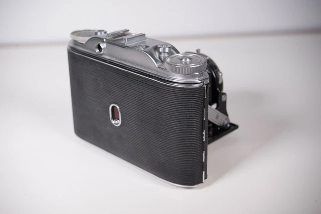 agfa isolette III folding camera 6x6 on 120 rollfilm 3