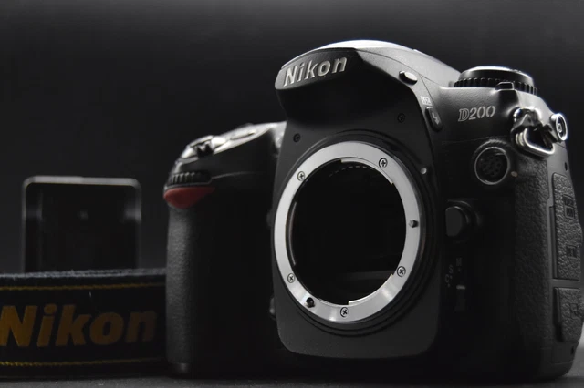 Nikon D200 10.2MP Digital SLR Camera Black Body Battery JAPAN 【N MINT SC59%】 766