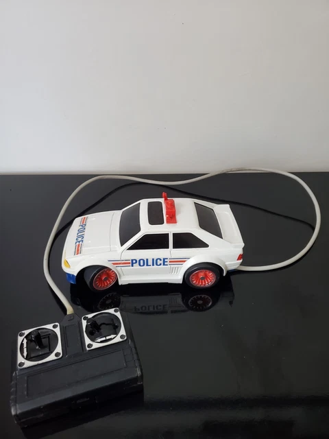 https://www.picclickimg.com/pAQAAOSw7QFlGb6e/Voiture-Ford-Escort-Xr3-Police-Joustra-Filoguid%C3%A9e-Ancien.webp