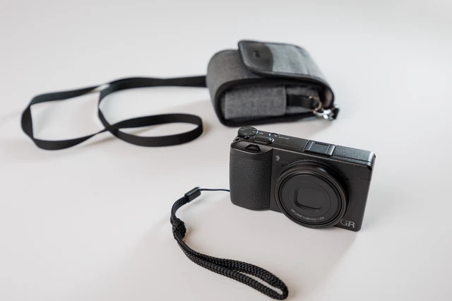 Ricoh GR IIIx Compact Digital Camera (MINT! barely used) Free case included! 2