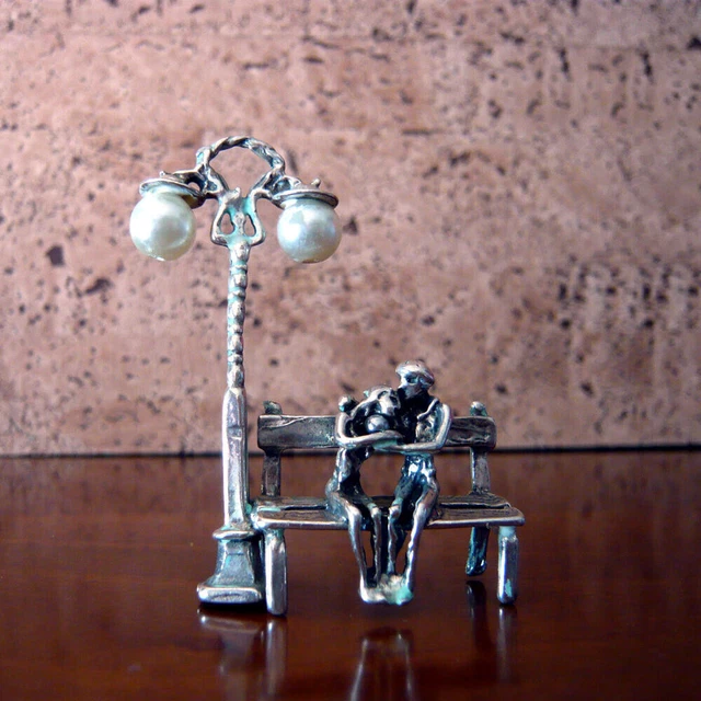 Coppia Abbracciata Silver Plated Lampione con Perle/Couple with New-Born Figure