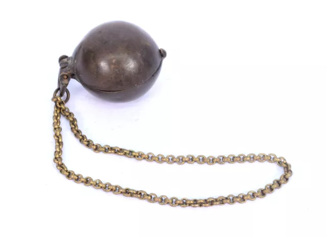 Collective Vintage Solid Brass Round Shape Betel Lime (Chuna-Dani) Box. i22-5