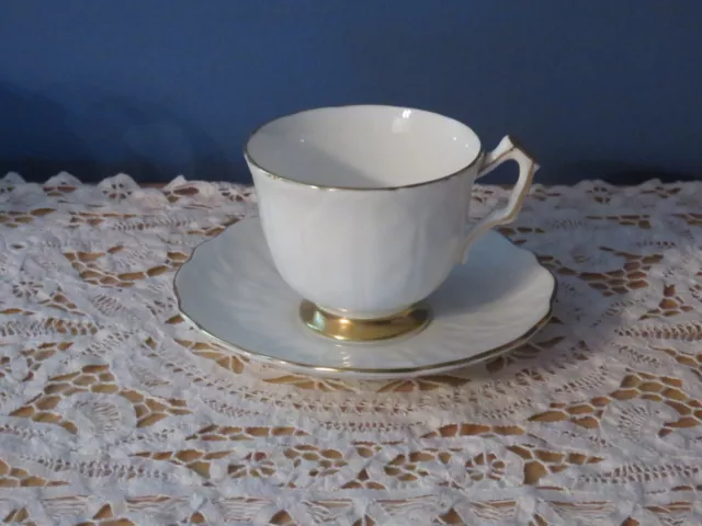 Aynsley Fine English Bone China~Teacup & Saucer~Golden Crocus~Nice Condition!